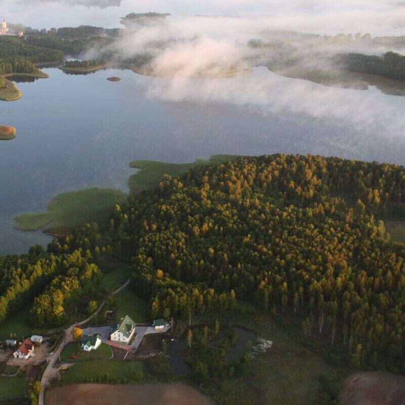 Jaś i Małgosia nad Wigrami z lotu ptaka