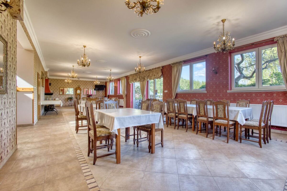 Sala kominkowa na urodziny, imieniny, komunie nad Jeziorem Wigry Sala kominkowa na urodziny, imieniny, komunie nad Jeziorem Wigry